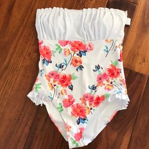 NWOT women’s swim suit XL